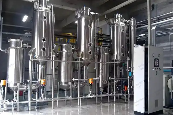 What is the principle of vacuum concentrator?