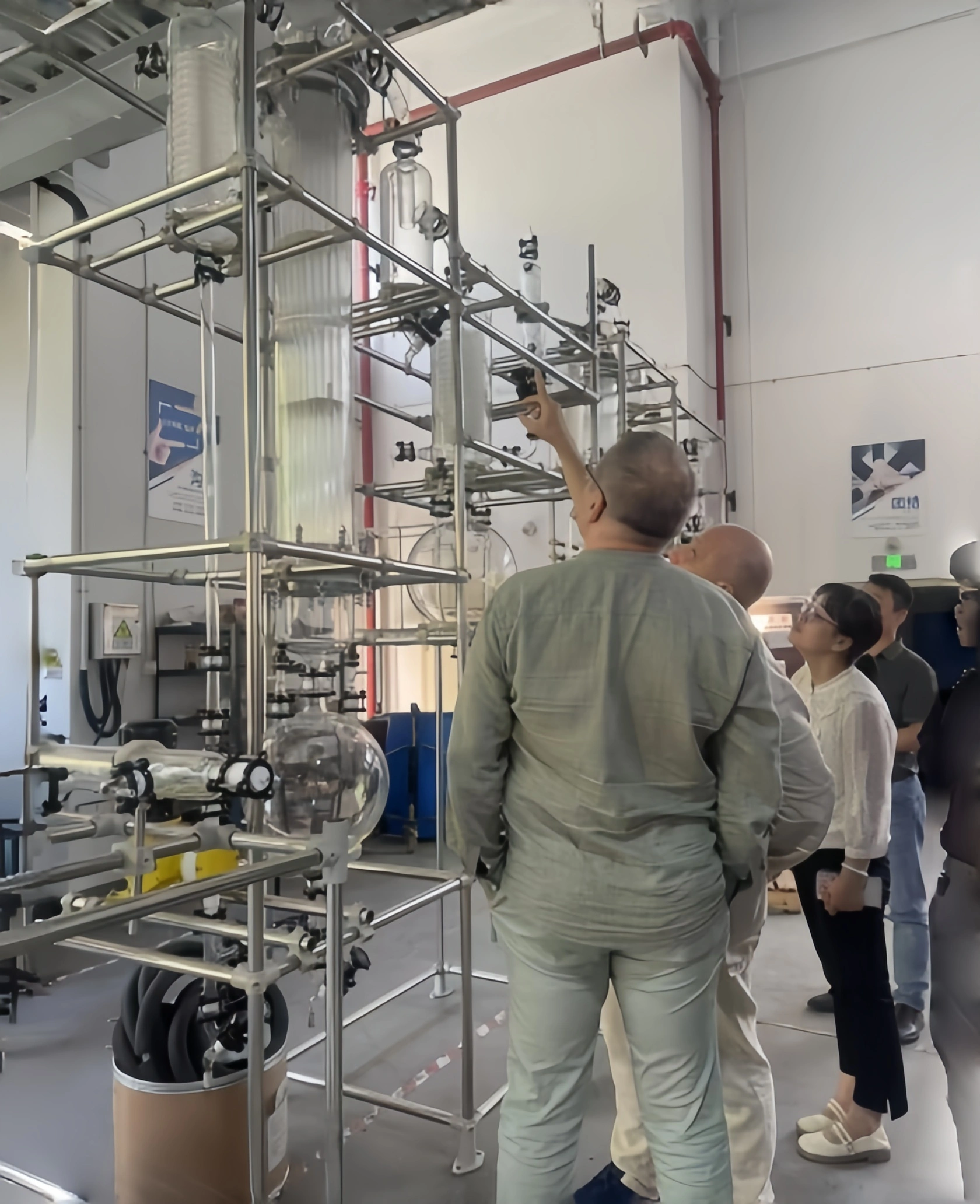 Customized chemical distillation reactors customer visit to inspect